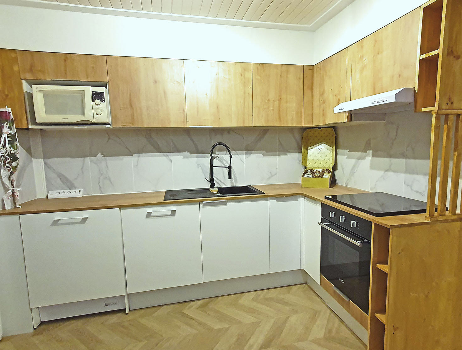 Cuisine avant rénovation complète d'un appartement T3