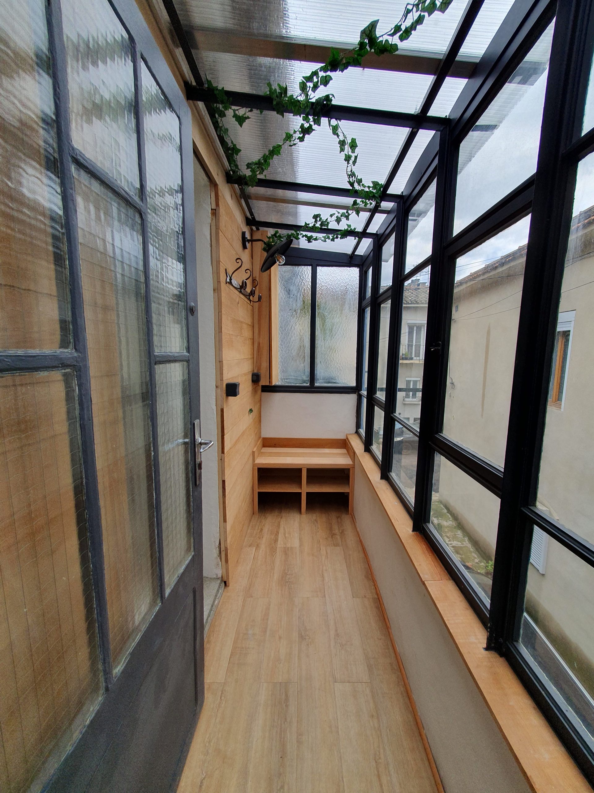 Cuisine avant rénovation complète d'un appartement T3