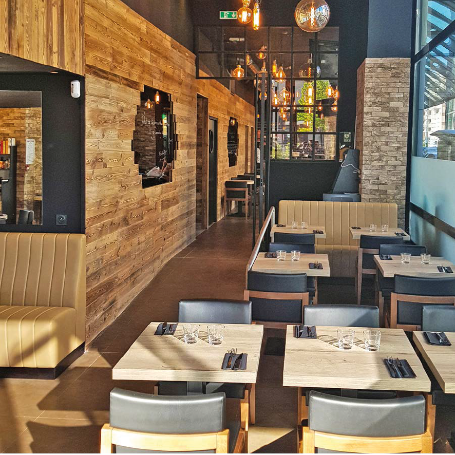 Cohérence visuelle et signalétique dans restaurant
