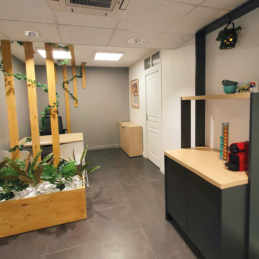 Ameublement sur mesure et décoration d’un  bureau